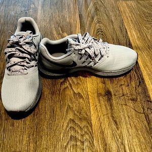 Women’s Nike Run Swift